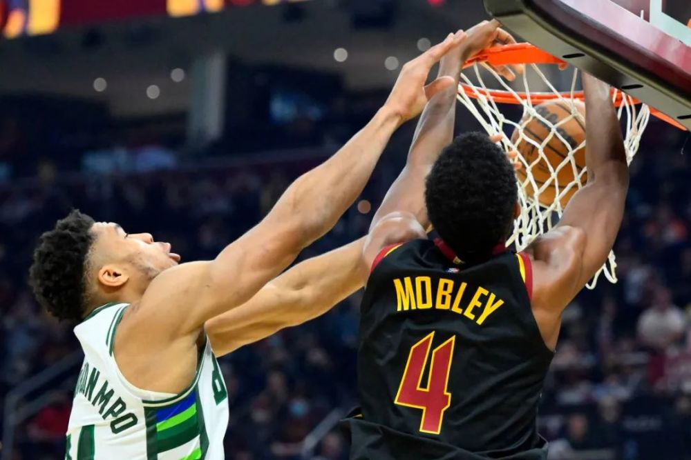nba竞猜平台登录- 篮网新秀隔扣字母哥引热议  
